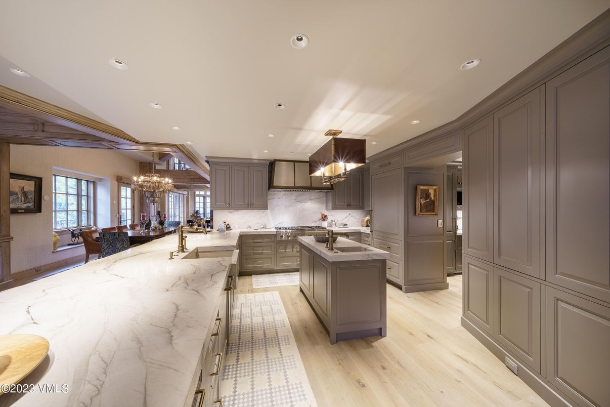 Chandelier, Interior, Kitchen, Marble Walls, Recessed Lighting, Wood Texture Flooring