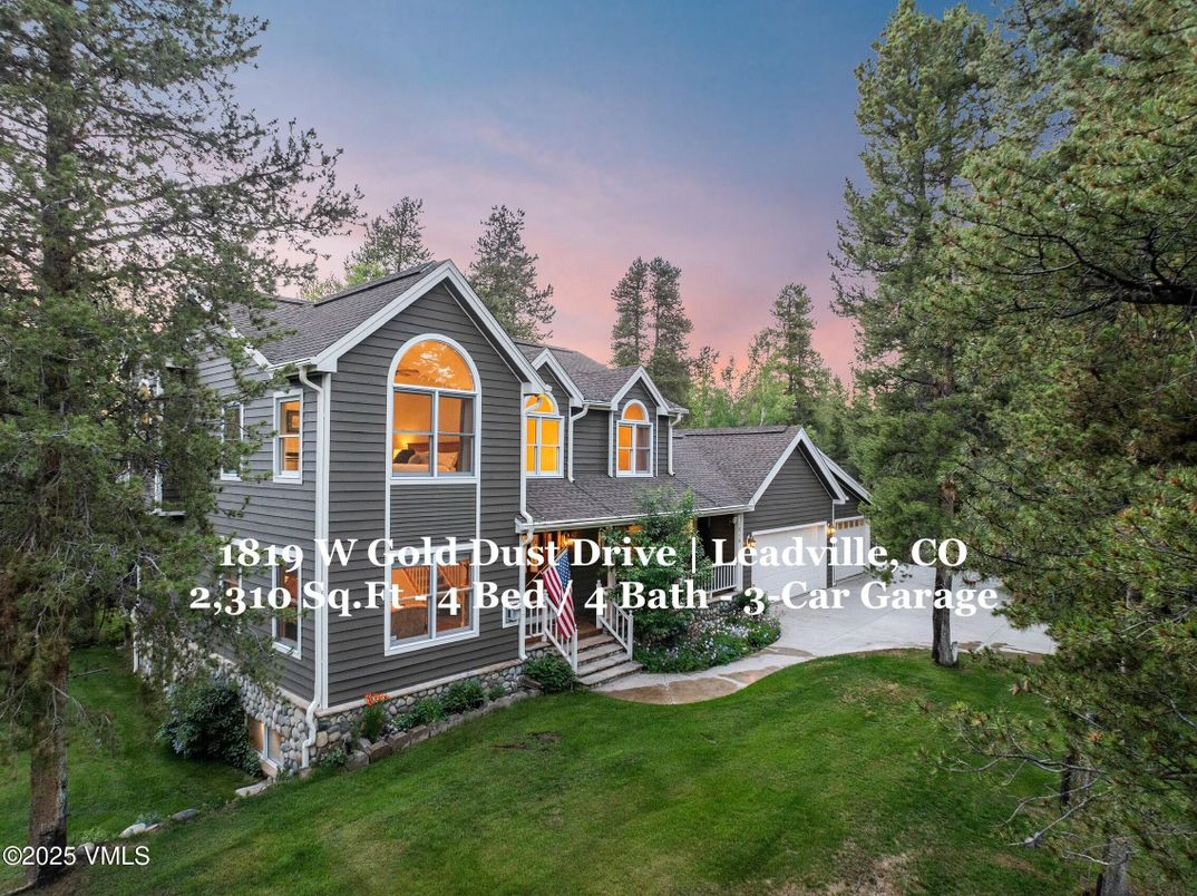 Backyard, Exterior, Facade, Queen Anne Victorian