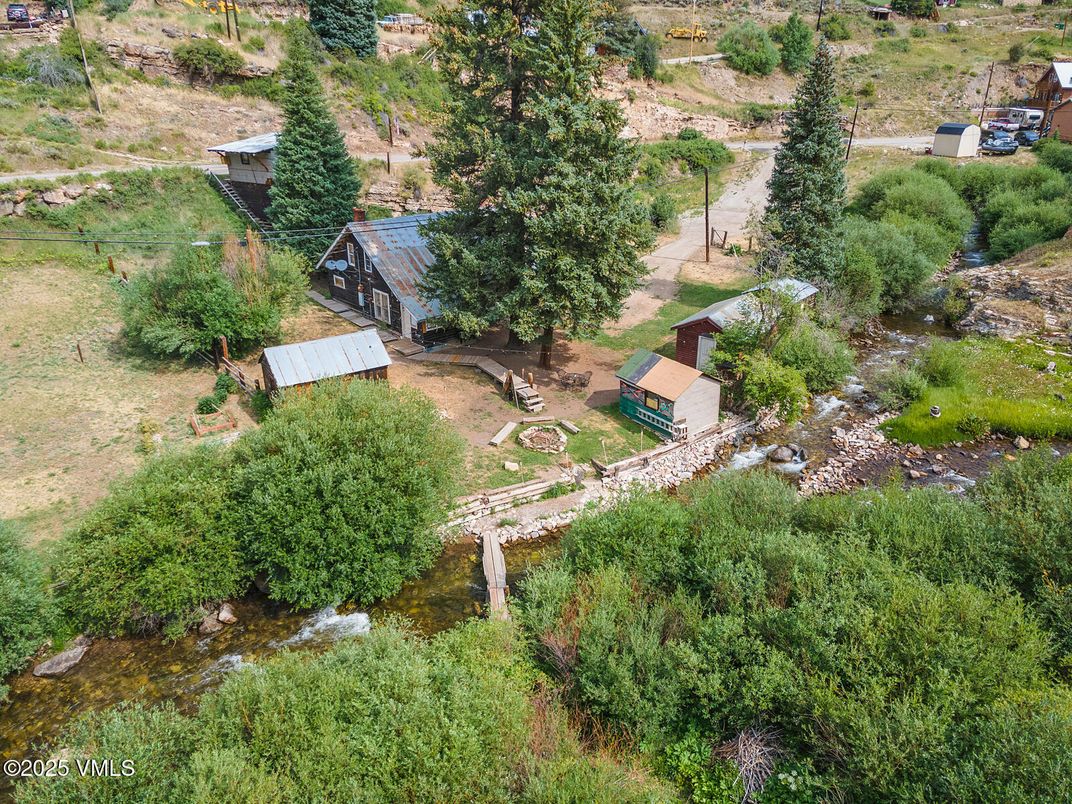 Exterior, Drone
