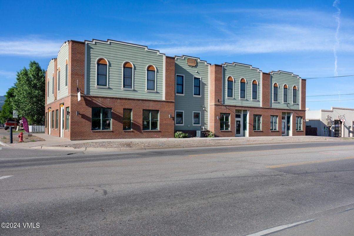 Exterior, Facade, Brick Facade, Rowhouse
