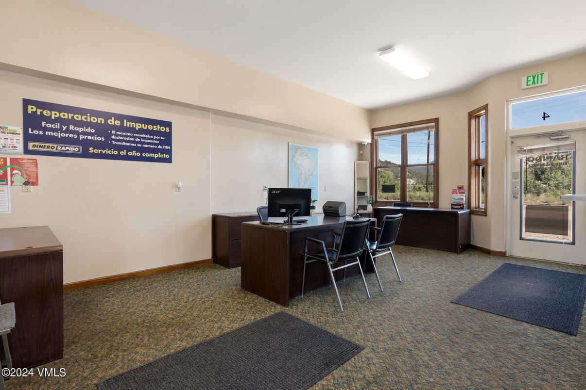 Home Office, Interior