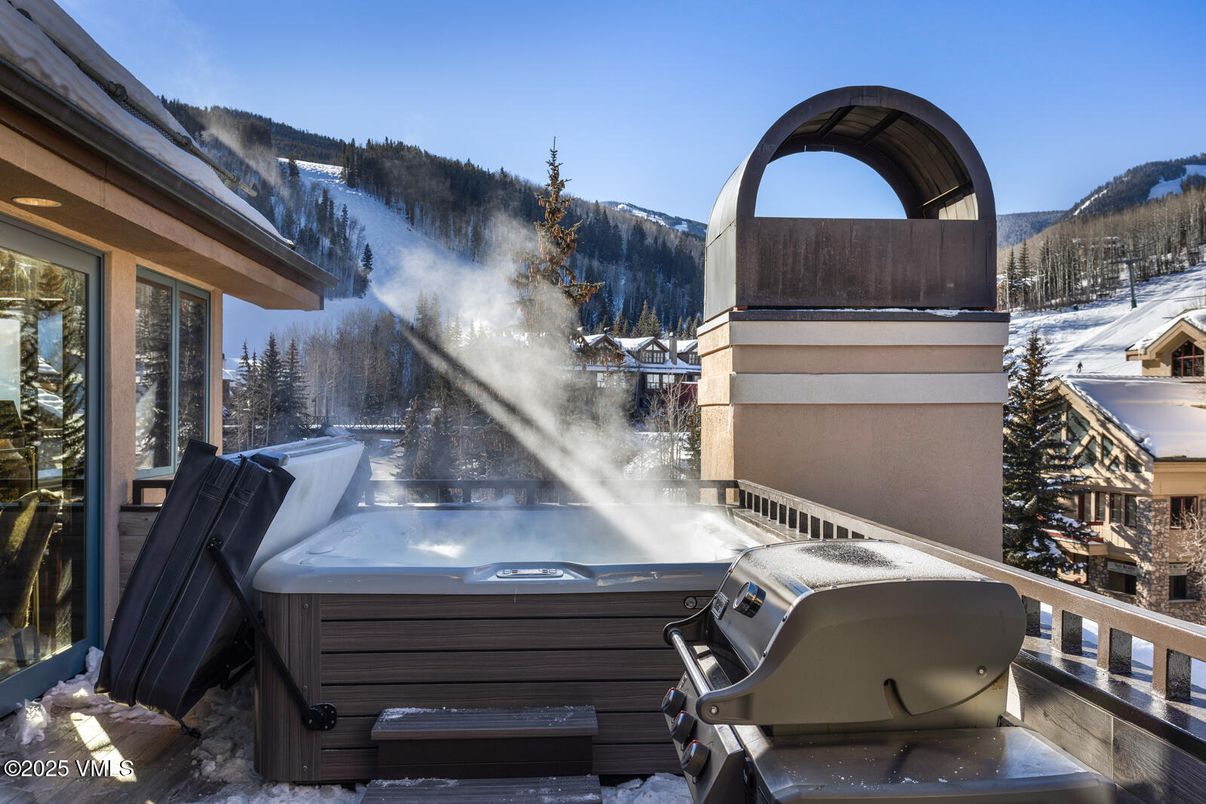 Exterior, Hot Tub