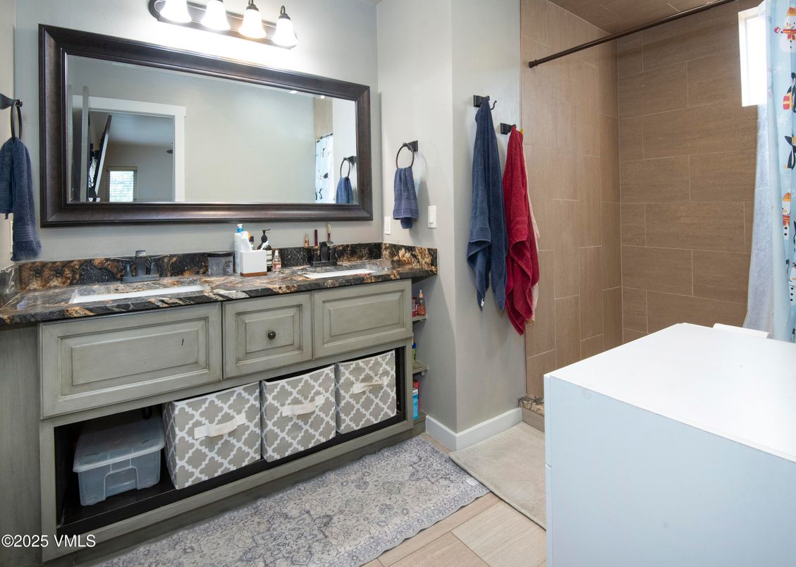 Bathroom, Dual Sink Vanities, Interior