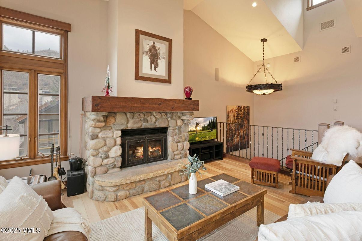 Fireplace, Interior, Living room, Pendant Lights, Recessed Lighting, Wood Texture Flooring