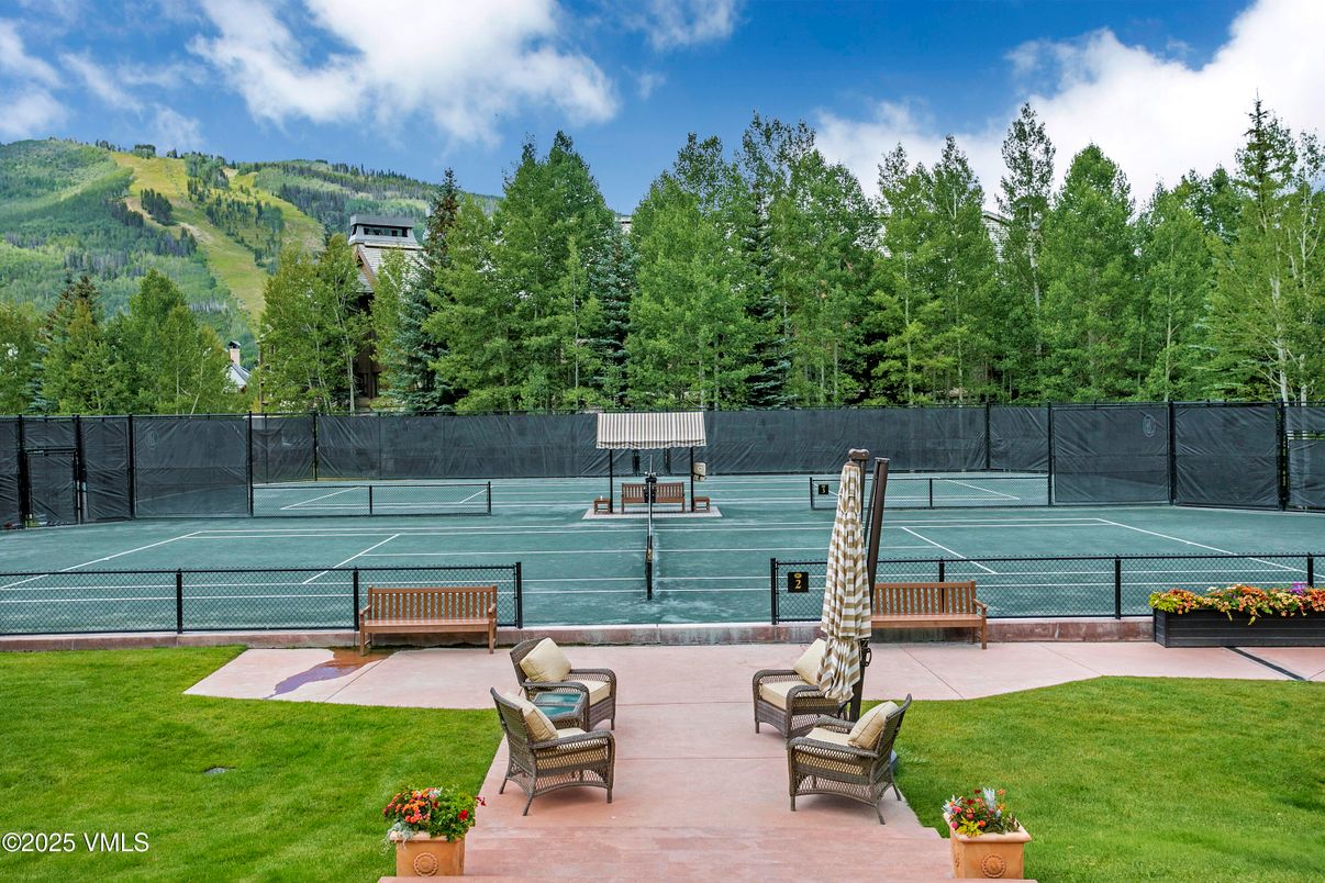 Exterior, Tennis Courts