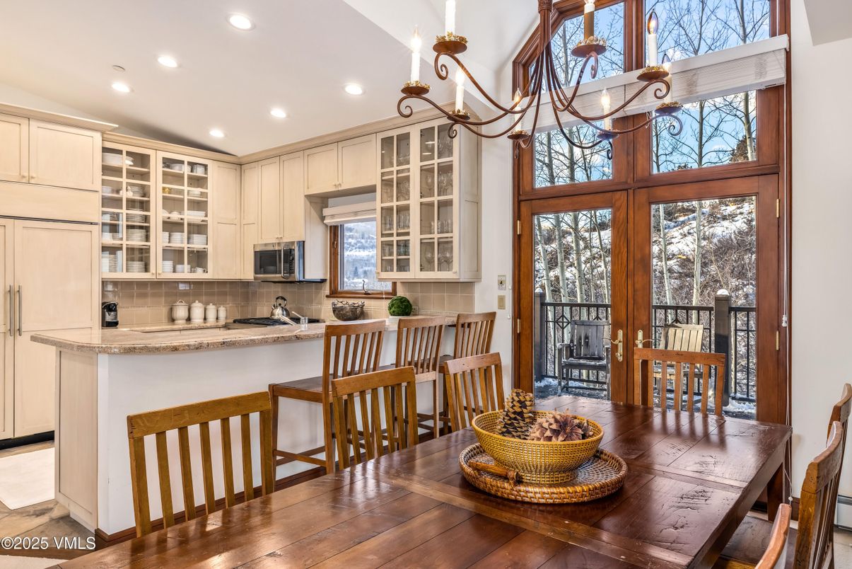 Dining room, Interior, Kitchen, Recessed Lighting