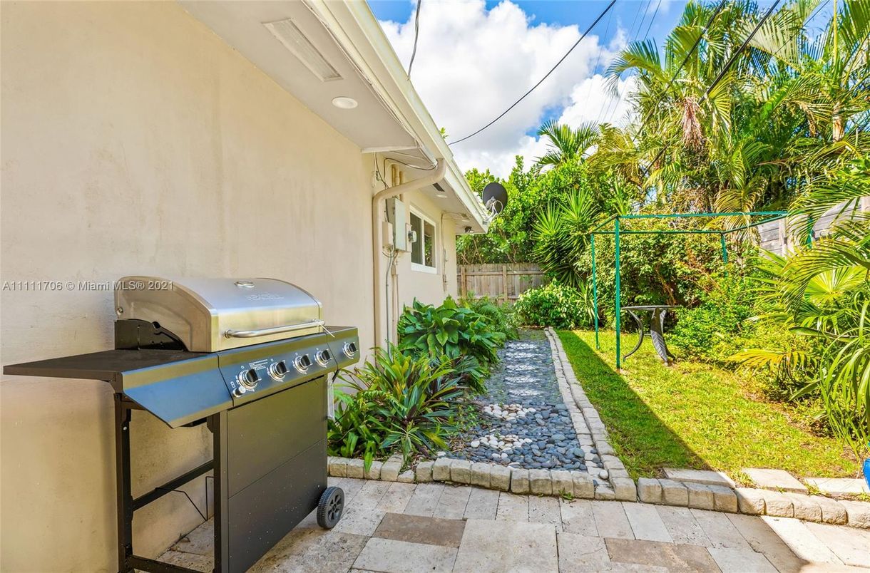 Backyard, Exterior