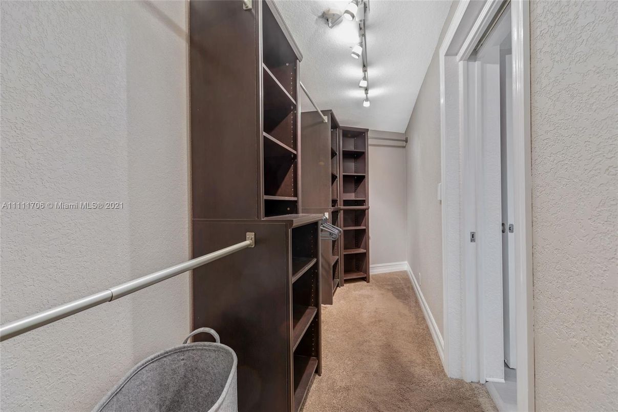 Interior, Walk-in Closets