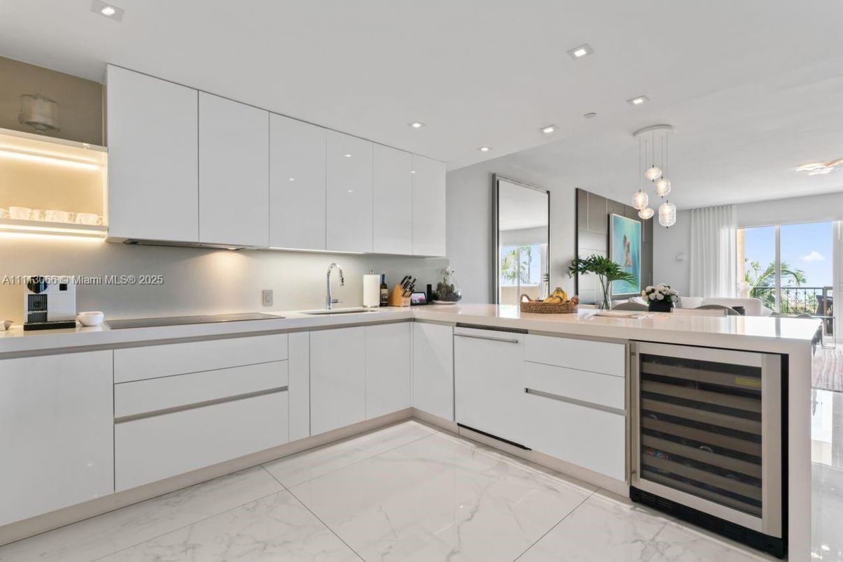 Interior, Kitchen, Marble, Pendant Lights, Recessed Lighting