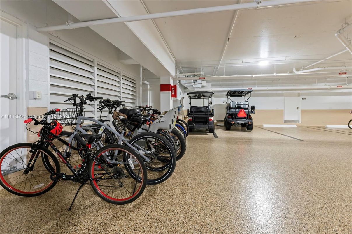 Fitness Equipment, Garage, Interior, Recessed Lighting
