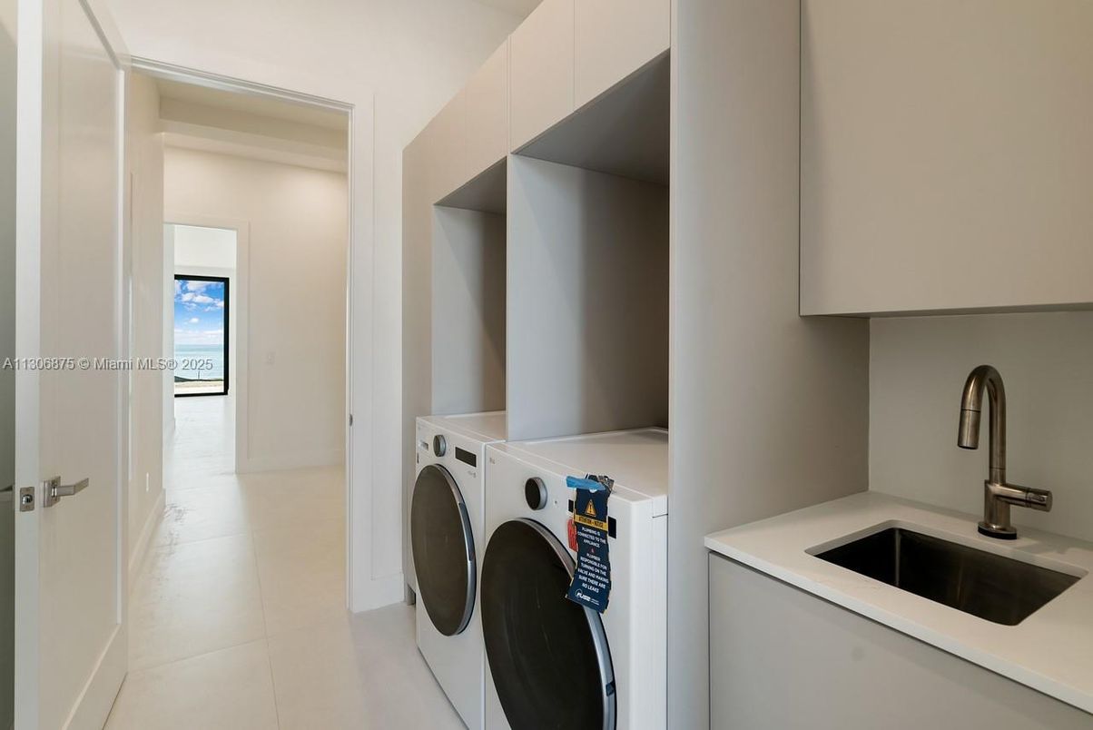 Interior, Washer