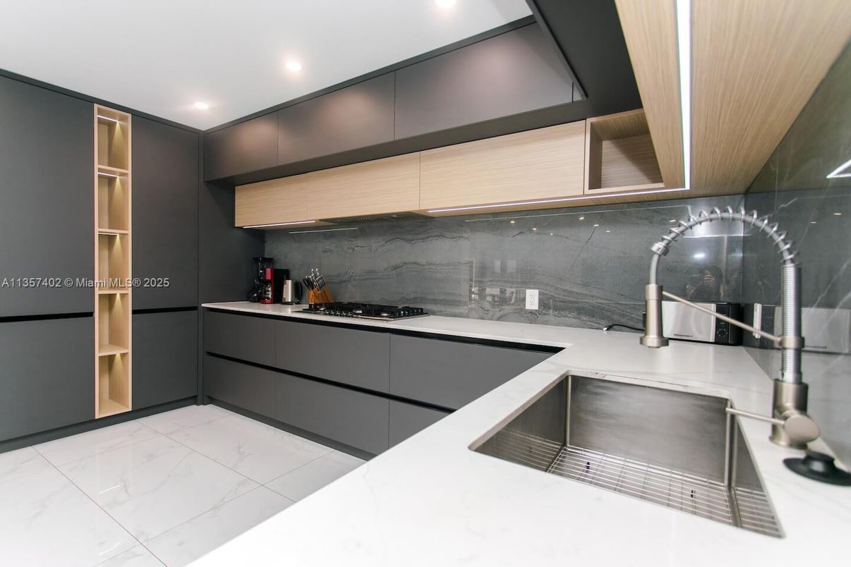 Interior, Kitchen, Marble, Recessed Lighting