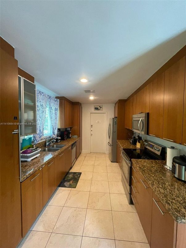Interior, Kitchen, Recessed Lighting