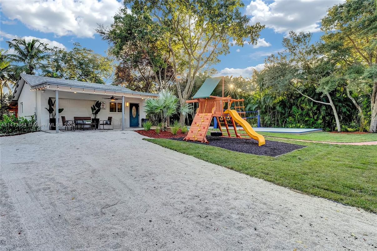 Backyard, Exterior, Playground