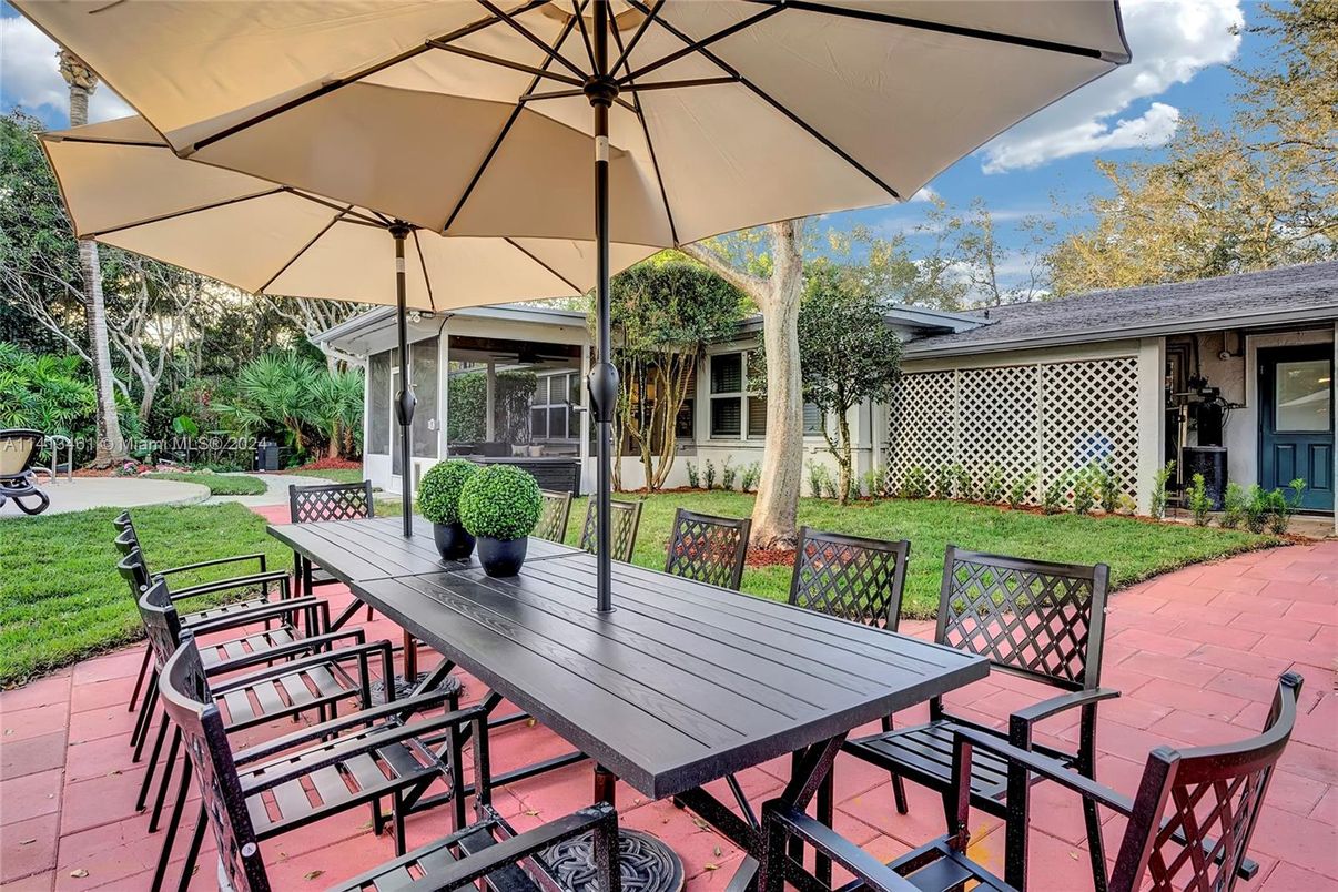 Backyard, Exterior