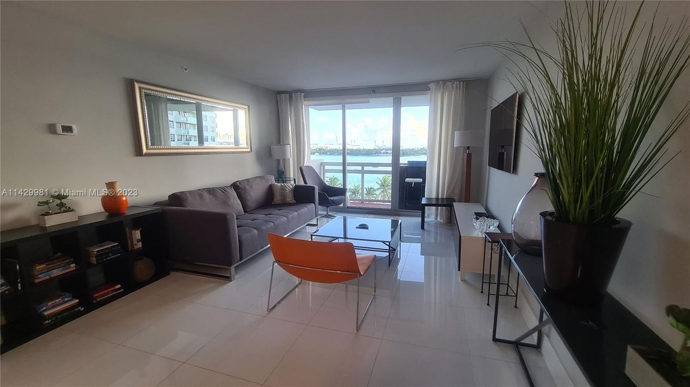 Interior, Living room, Water