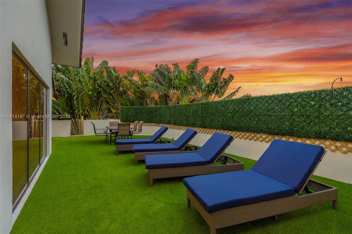 Backyard, Exterior