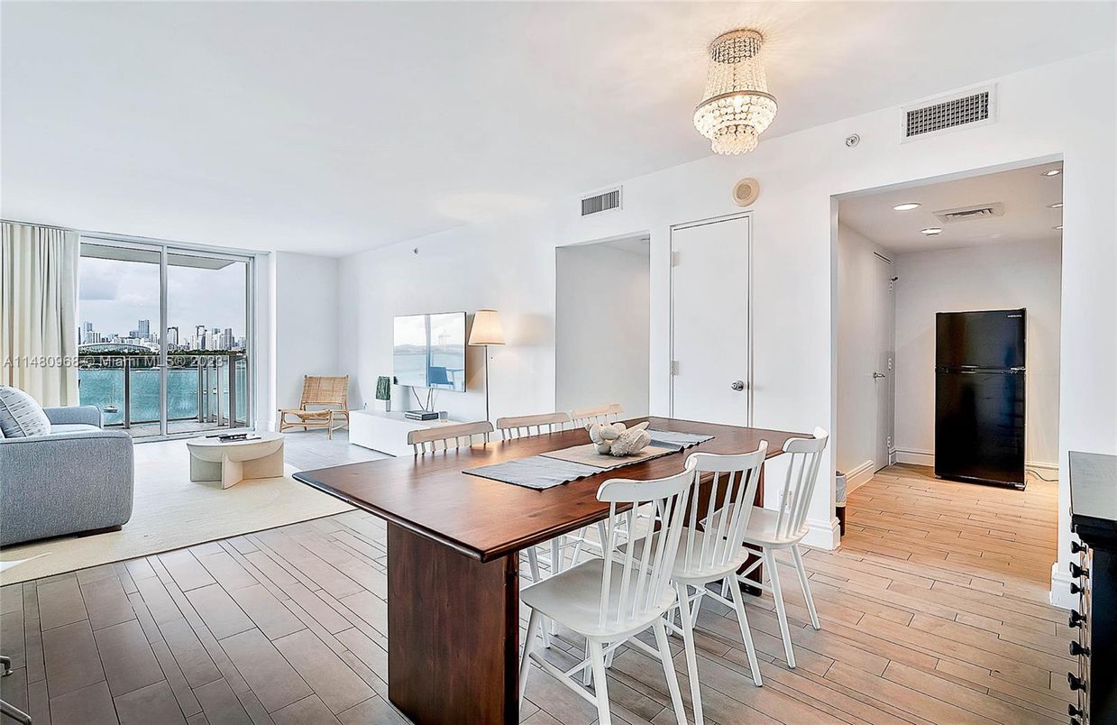 Chandelier, Dining room, Interior, Living room, Recessed Lighting, Water, Wood Texture Flooring