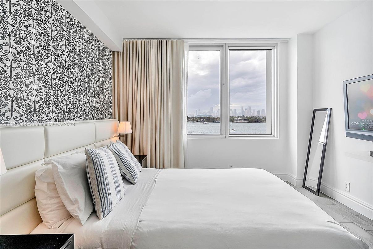 Bedroom, Interior, Water