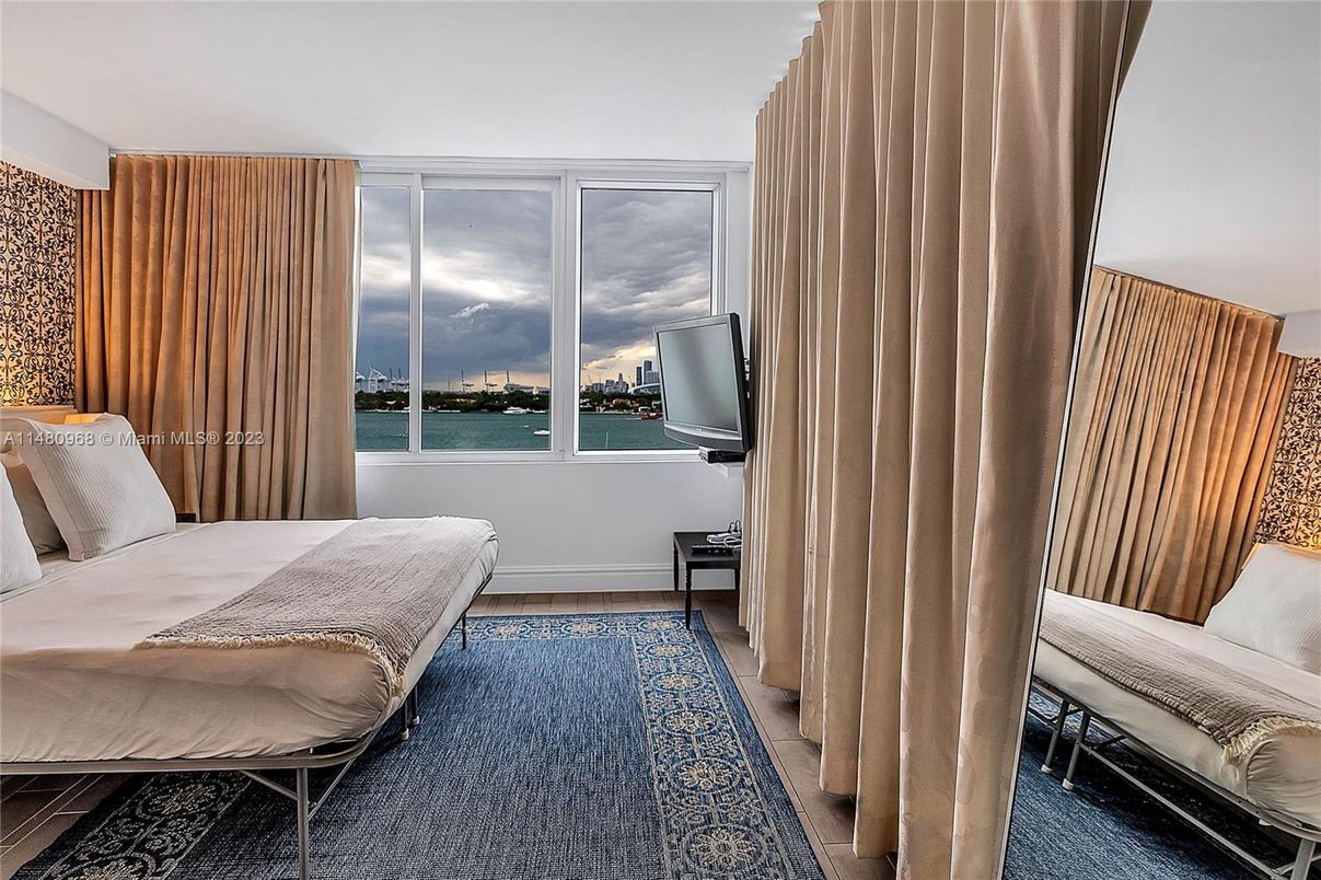 Bedroom, Interior, Water
