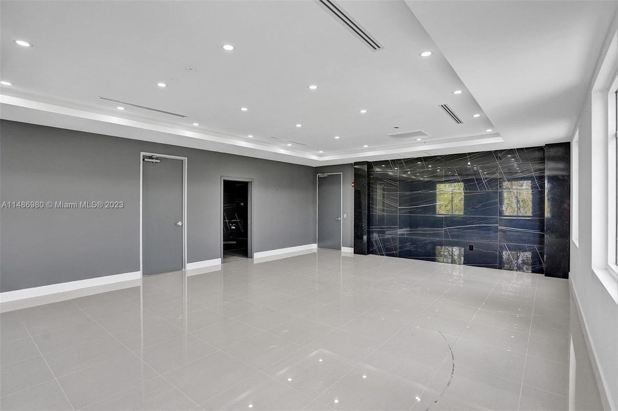 Empty room, Interior, Marble Walls, Recessed Lighting