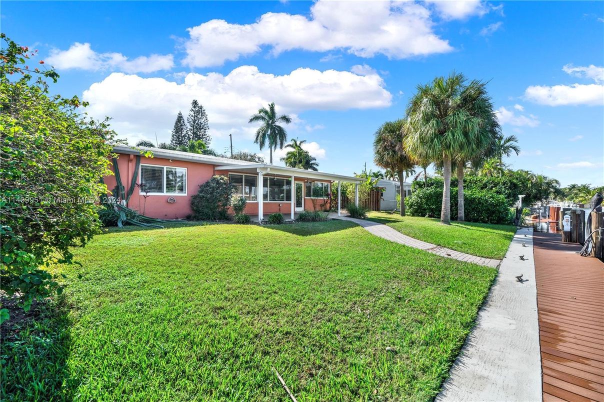 Backyard, Exterior