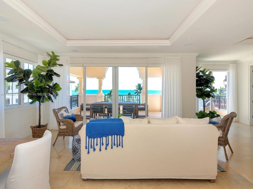 Dining room, Interior, Living room, Recessed Lighting, Water
