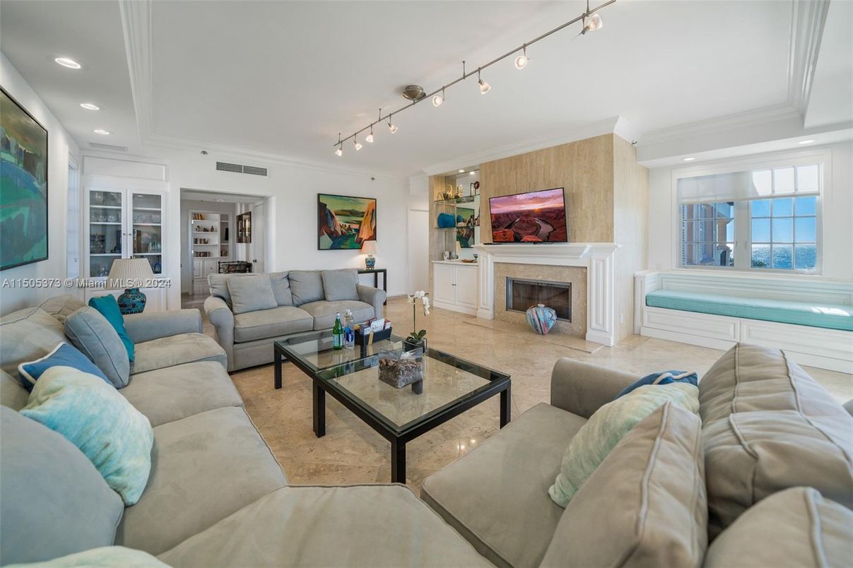 Fireplace, Interior, Living room, Recessed Lighting