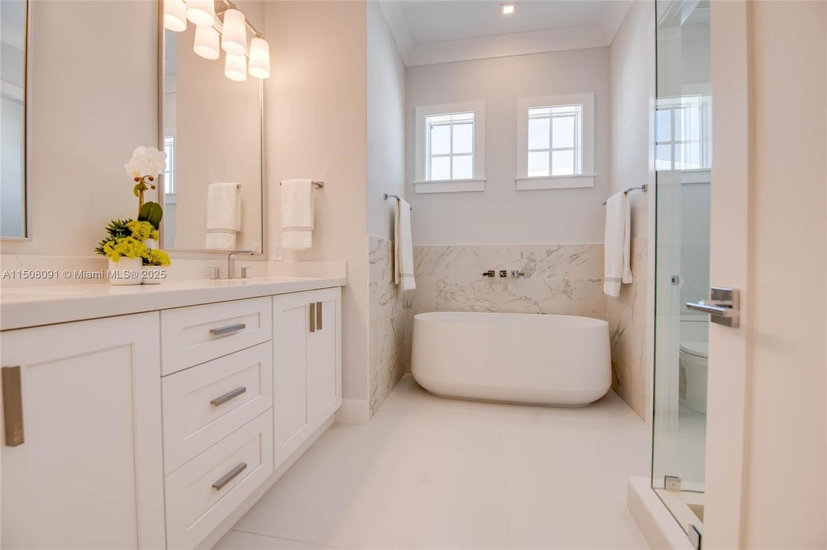 Bathroom, Dual Sink Vanities, Free Standing Baths, Glass Shower, Interior, Recessed Lighting