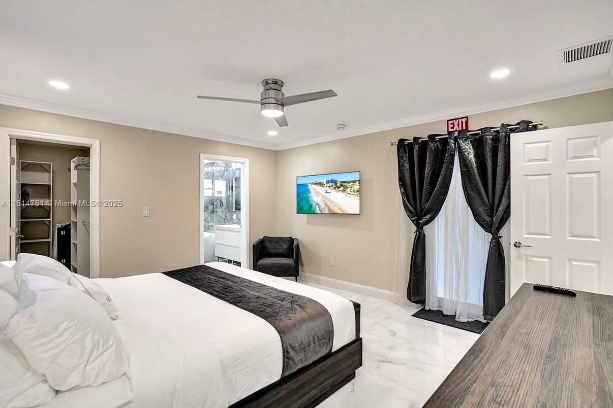 Bedroom, Interior, Marble, Recessed Lighting