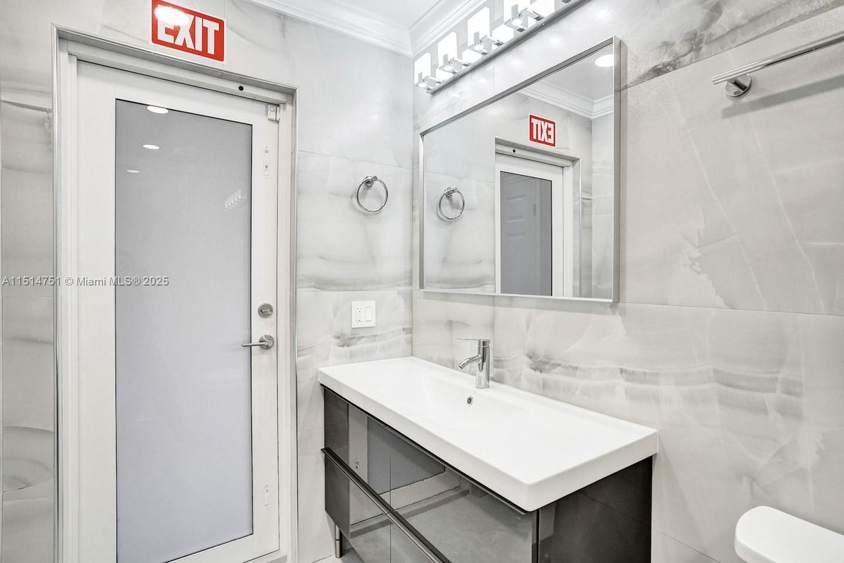 Bathroom, Interior