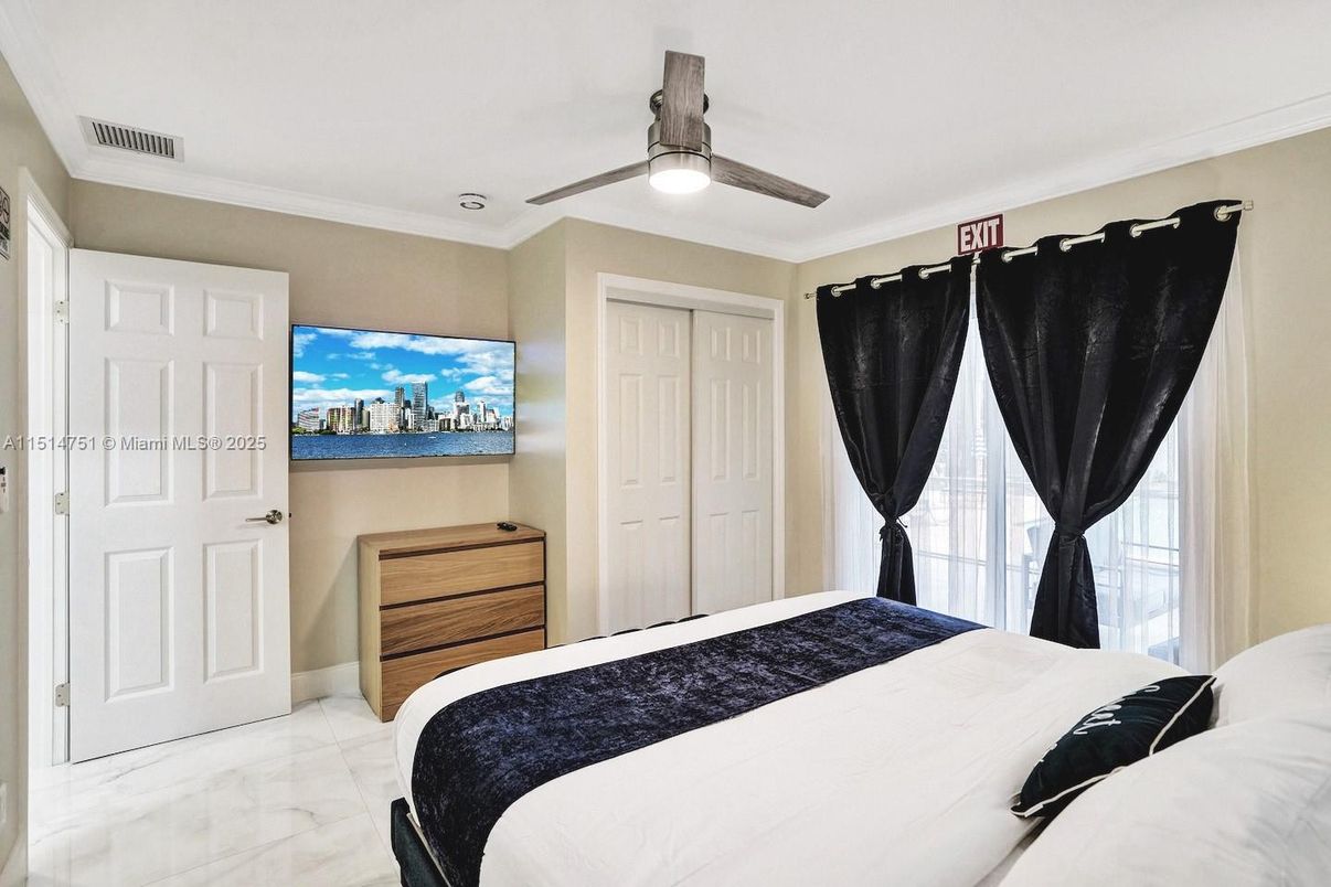 Bedroom, Interior, Marble, Water