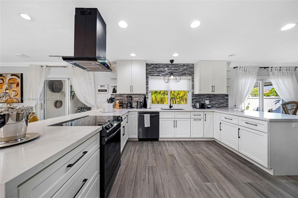Interior, Kitchen, Recessed Lighting, Wood Texture Flooring