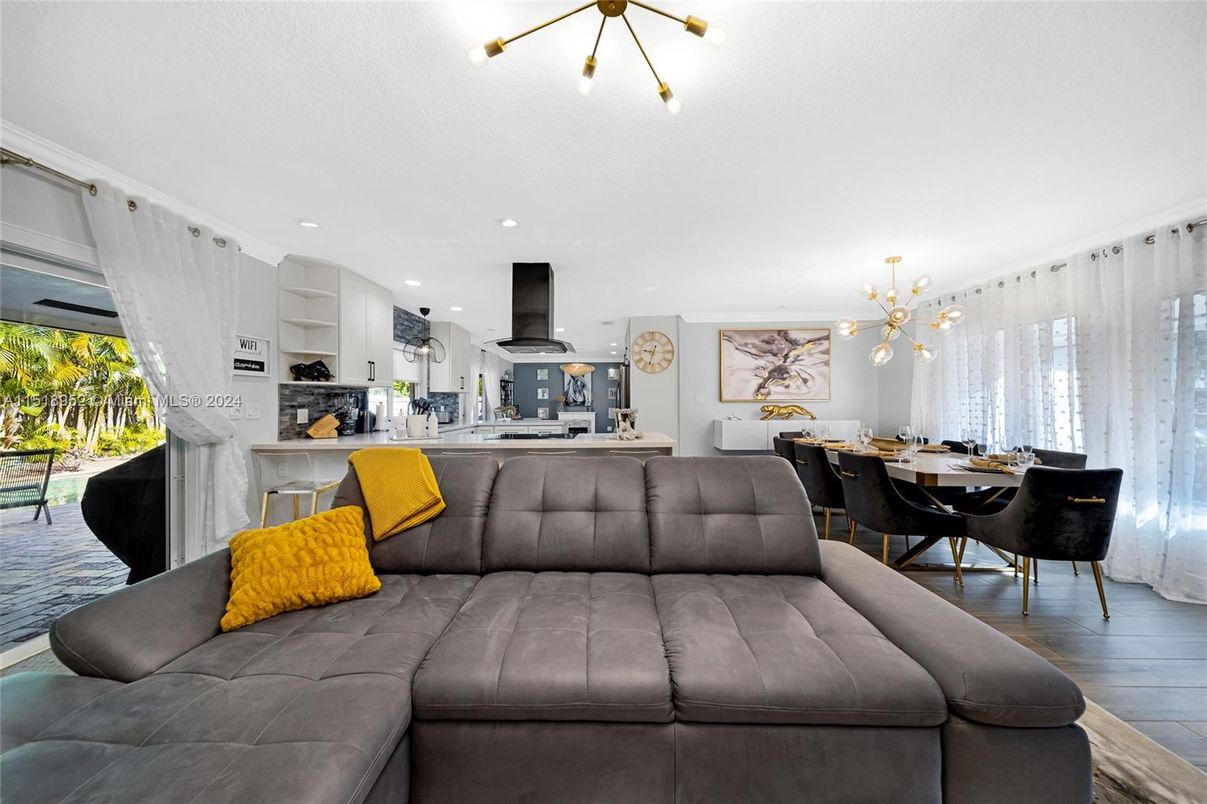 Dining room, Interior, Kitchen, Living room, Pendant Lights, Recessed Lighting, Wood Texture Flooring