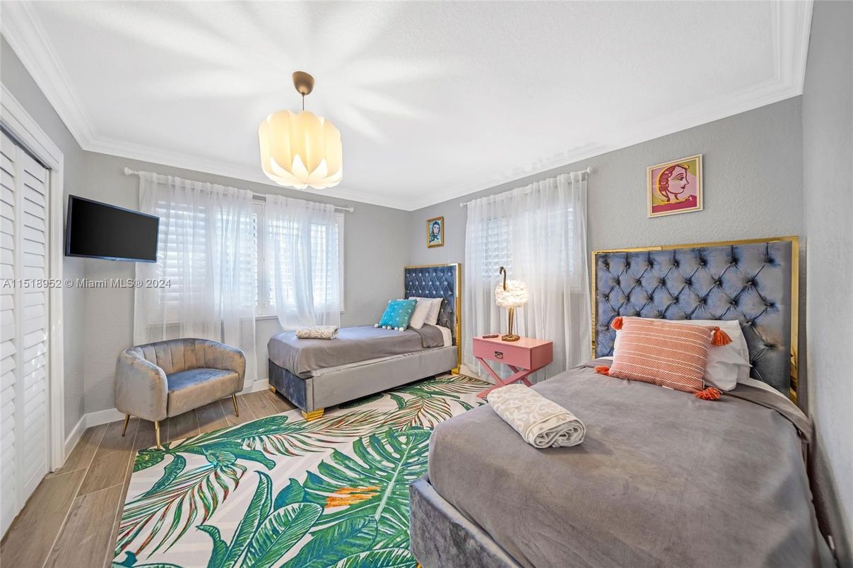 Bedroom, Interior, Living room, Pendant Lights, Wood Texture Flooring