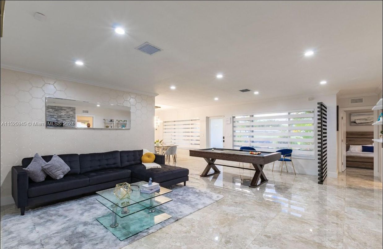 Billiard Table, Game Room, Interior, Living room, Recessed Lighting