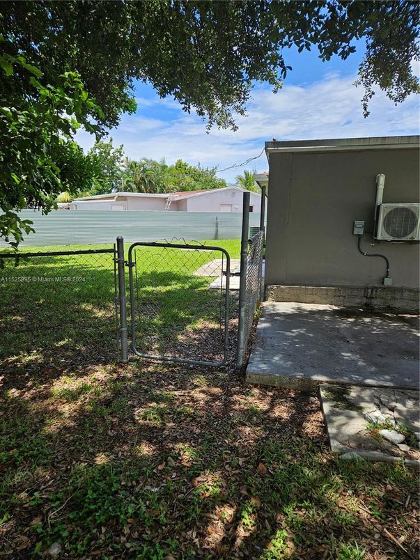 Backyard, Exterior