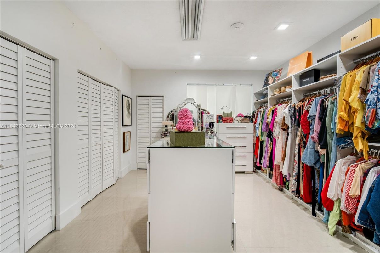 Interior, Recessed Lighting, Walk-in Closets