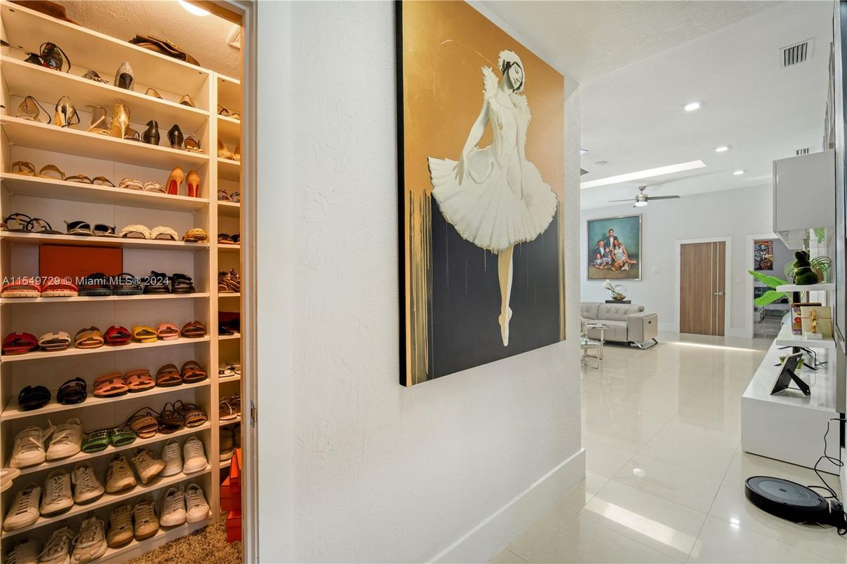 Interior, Recessed Lighting