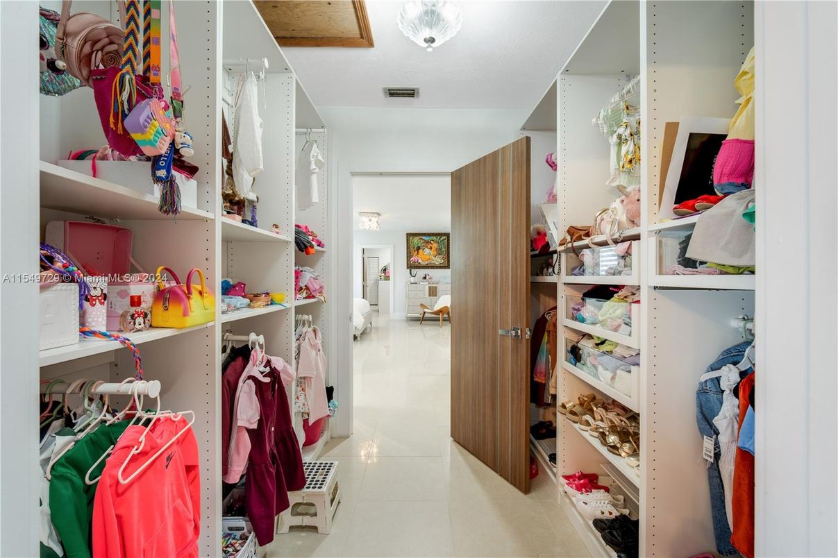 Interior, Walk-in Closets