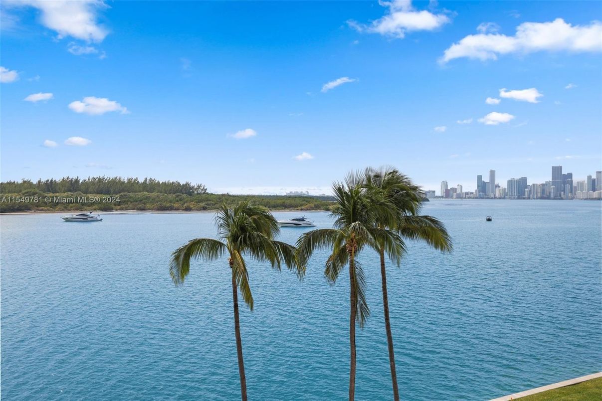 Exterior, Lake
