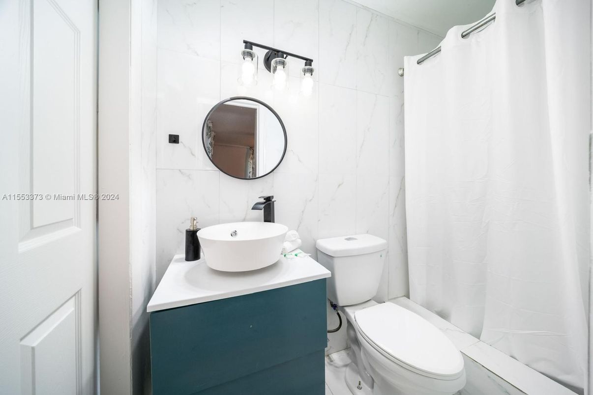Bathroom, Interior, Marble Walls