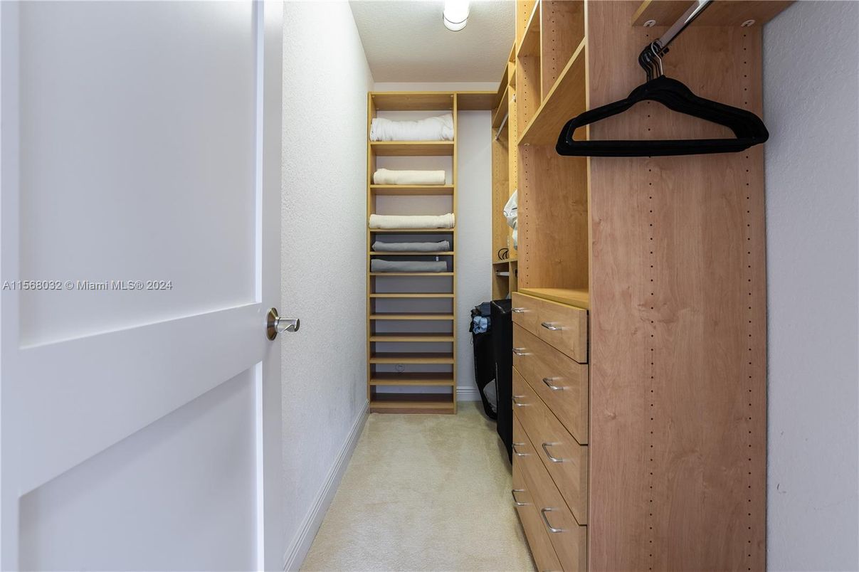 Interior, Walk-in Closets