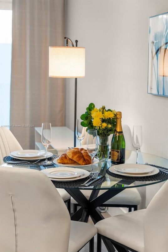 Dining room, Interior