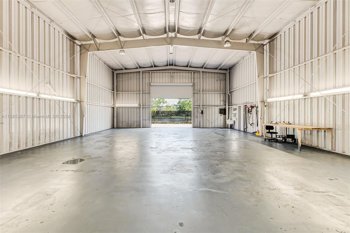 Garage, Interior