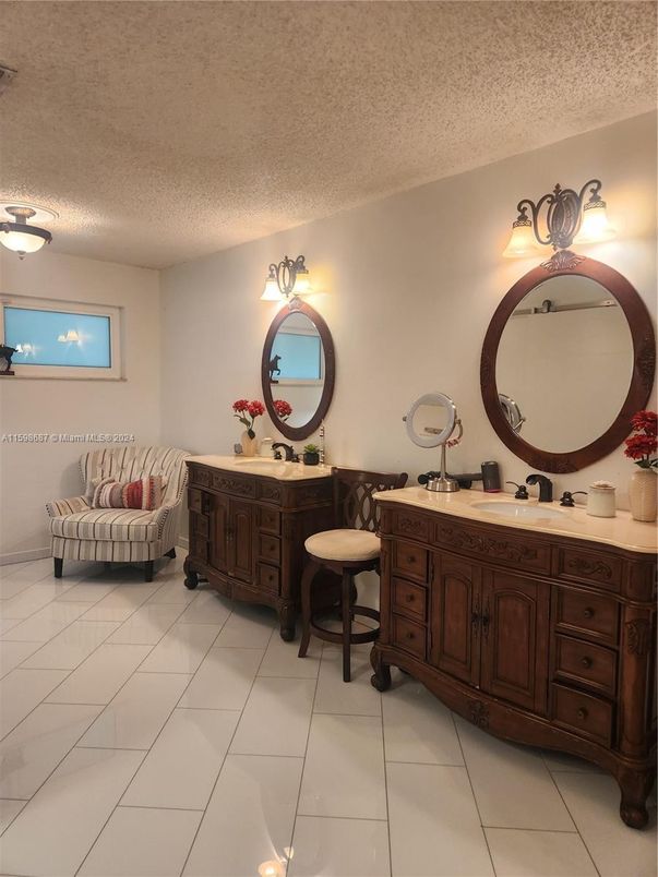 Bathroom, Dual Sink Vanities, Interior