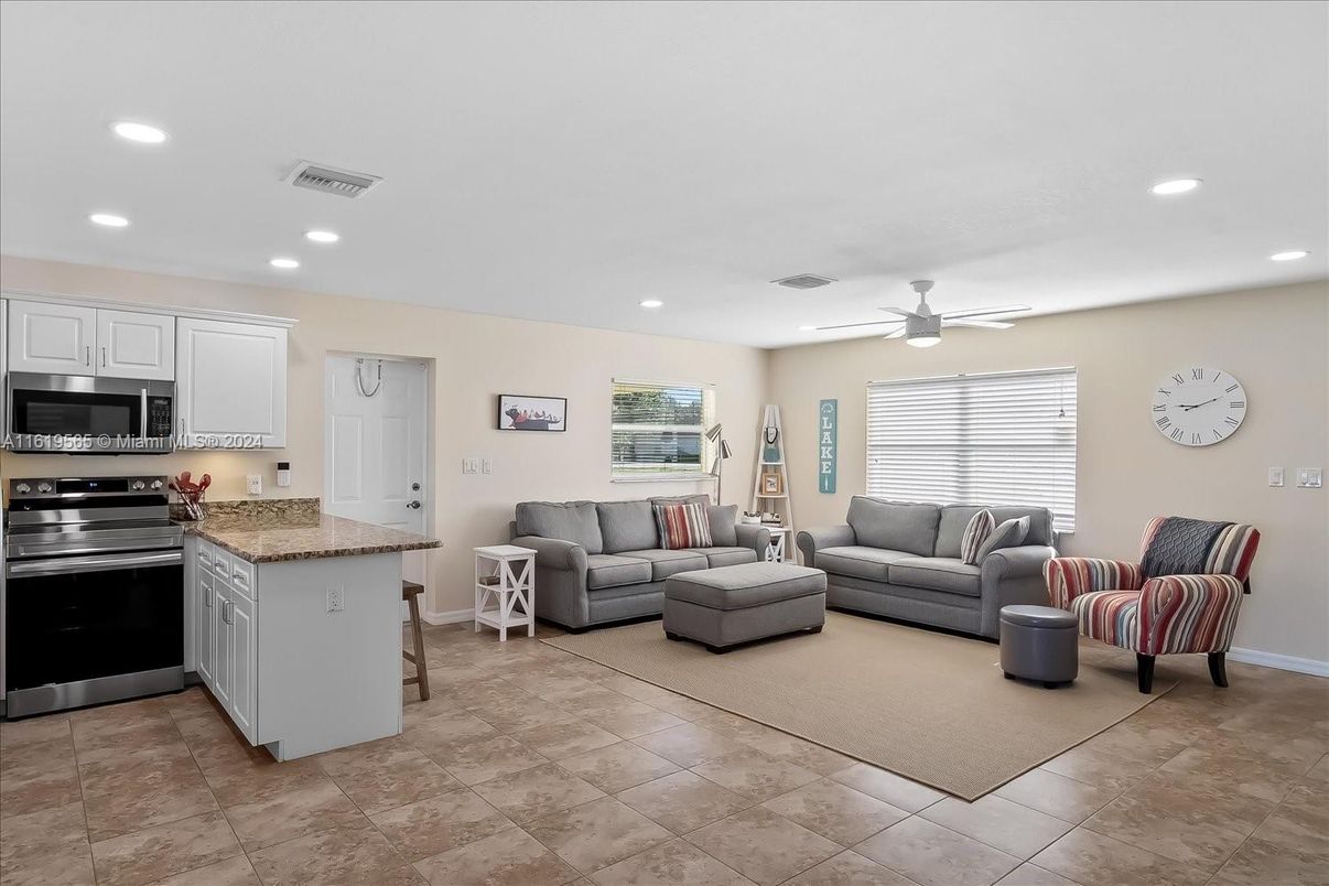 Interior, Kitchen, Living room, Recessed Lighting, Stainless Steel Appliances