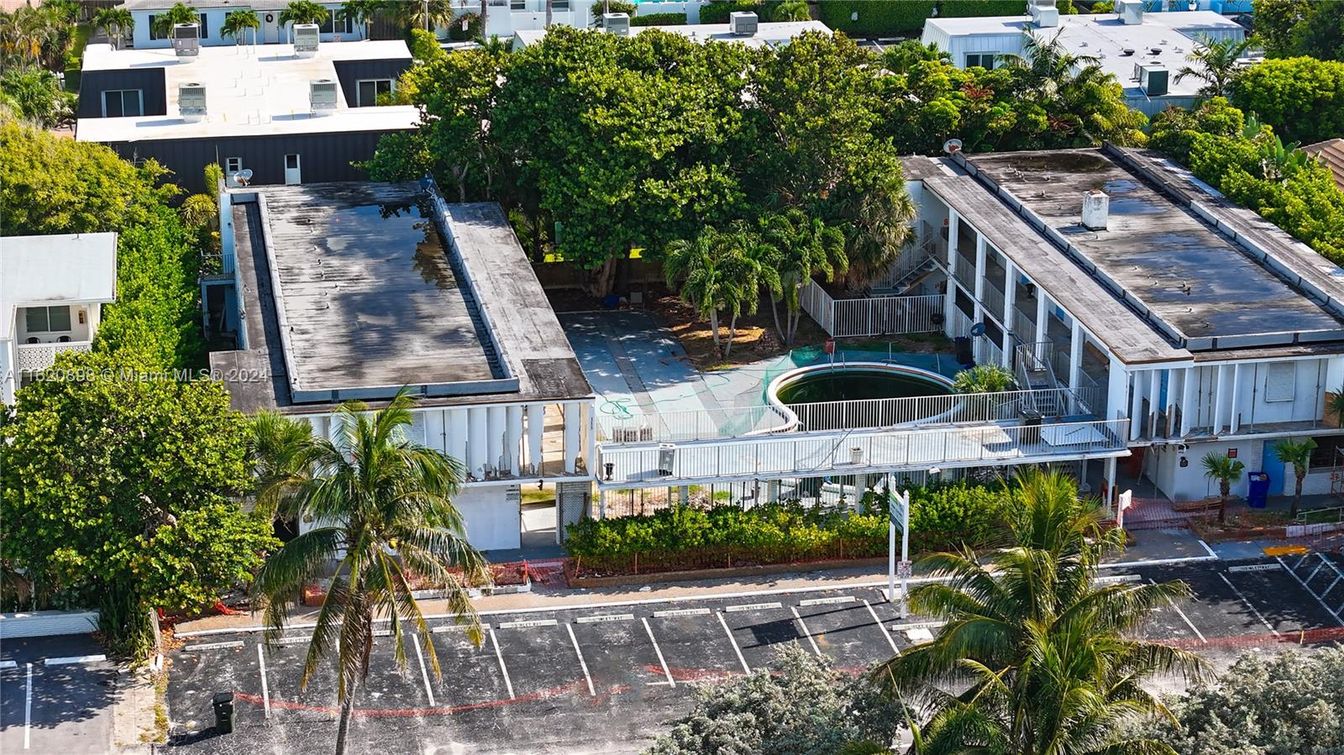 Exterior, Drone
