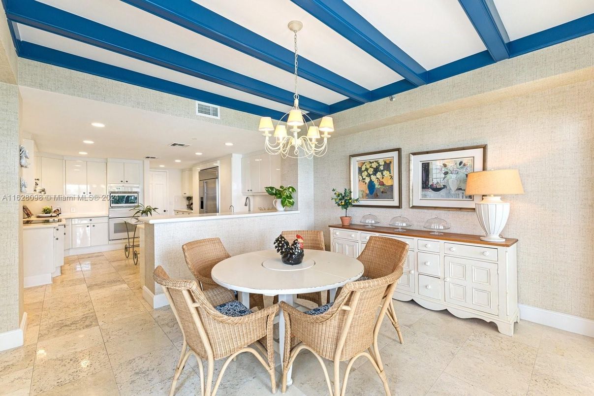 Chandelier, Dining room, Interior, Kitchen, Pendant Lights, Recessed Lighting, Stainless Steel Appliances