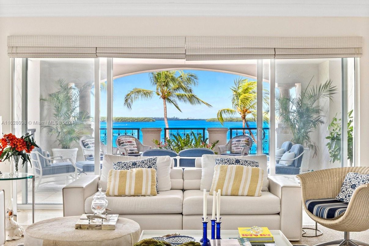Interior, Living room, Water